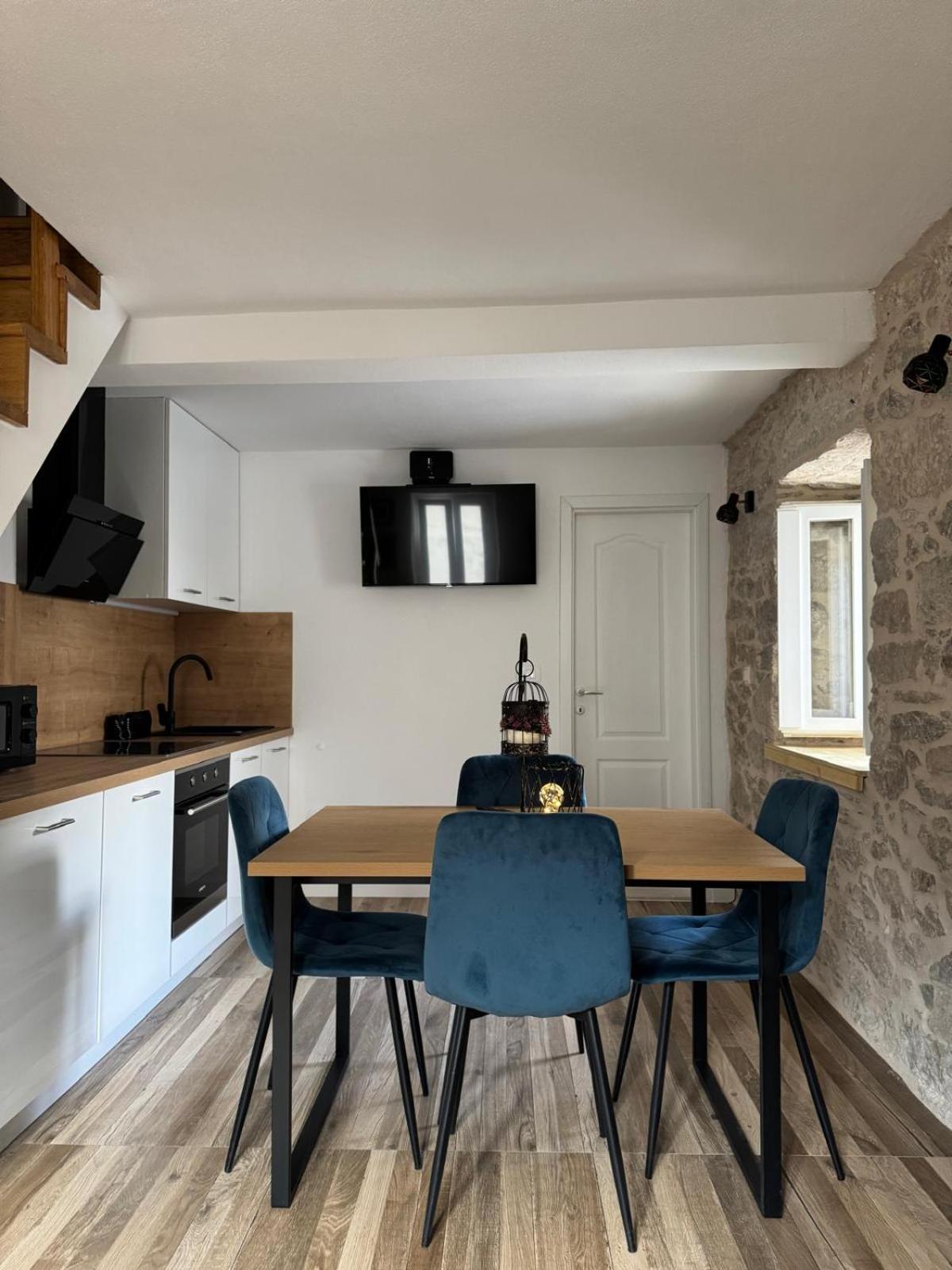 Apartments Bepina- 5 Mins From The Center Сплит Екстериор снимка