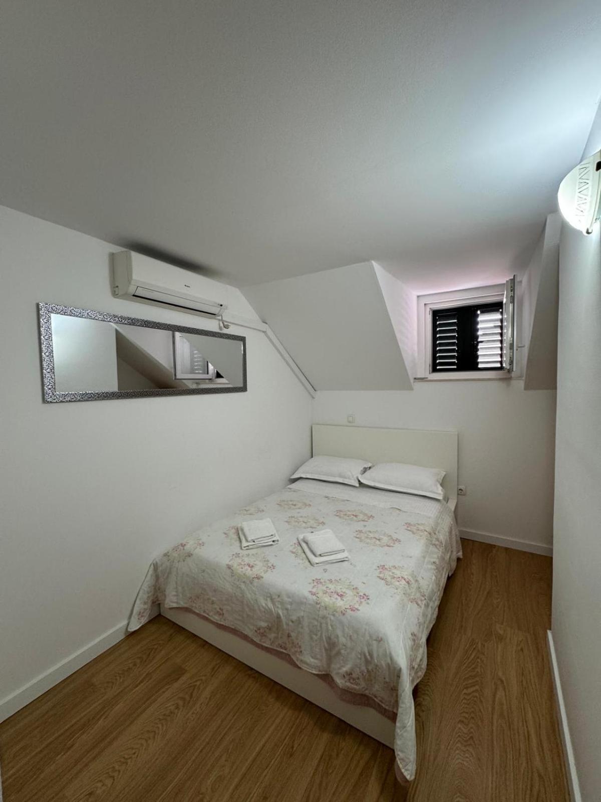 Apartments Bepina- 5 Mins From The Center Сплит Екстериор снимка
