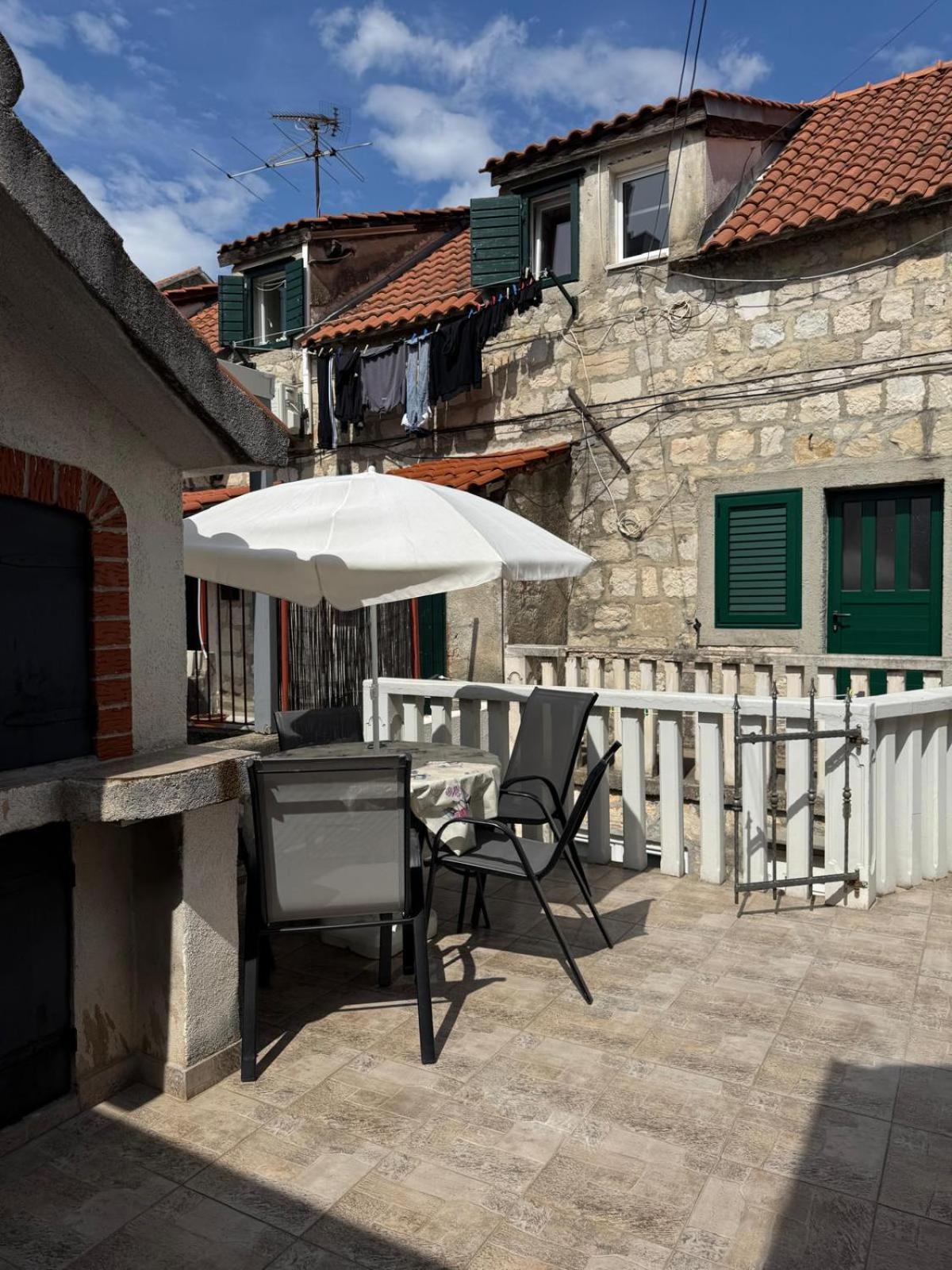 Apartments Bepina- 5 Mins From The Center Сплит Екстериор снимка