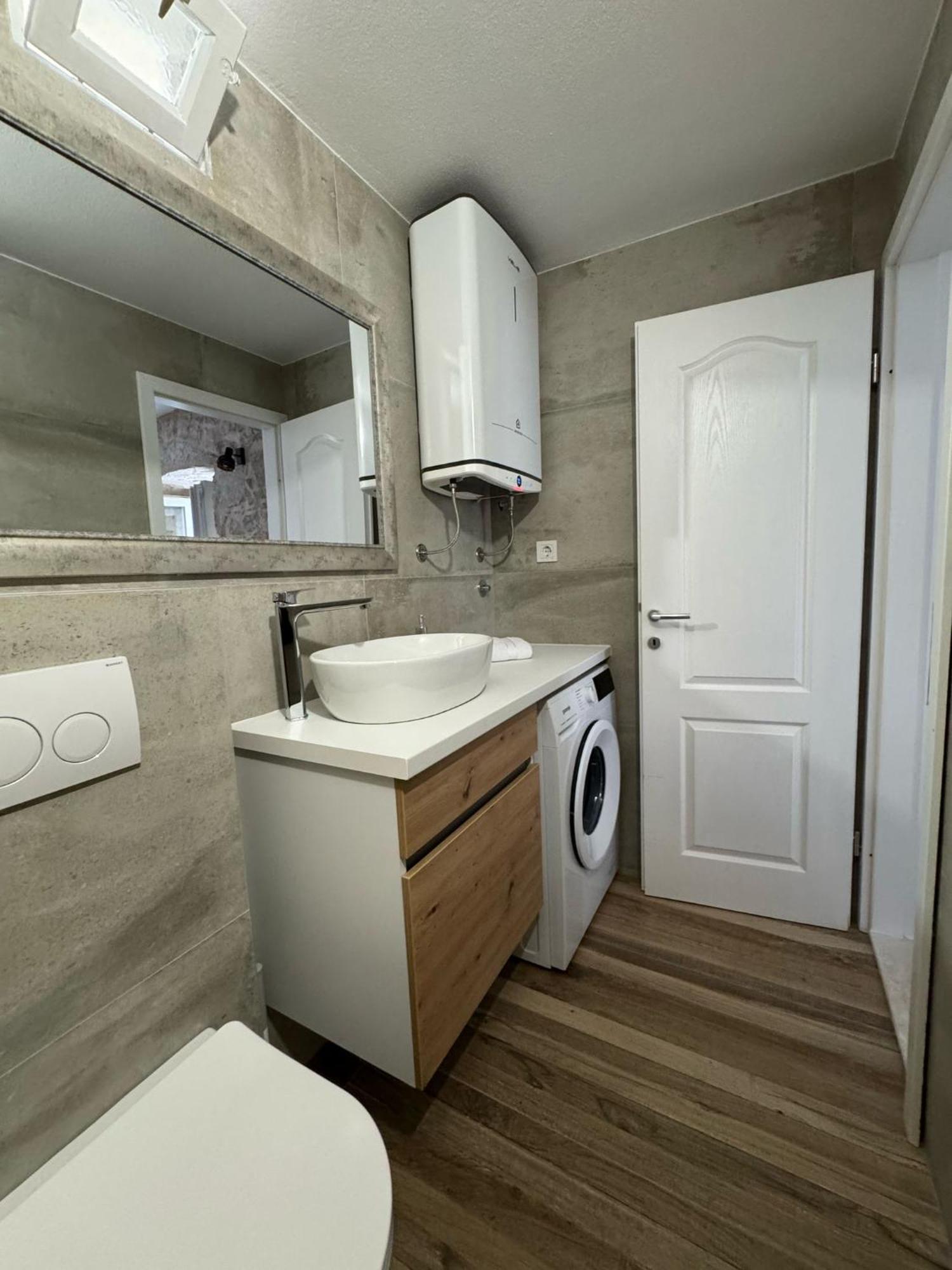 Apartments Bepina- 5 Mins From The Center Сплит Екстериор снимка