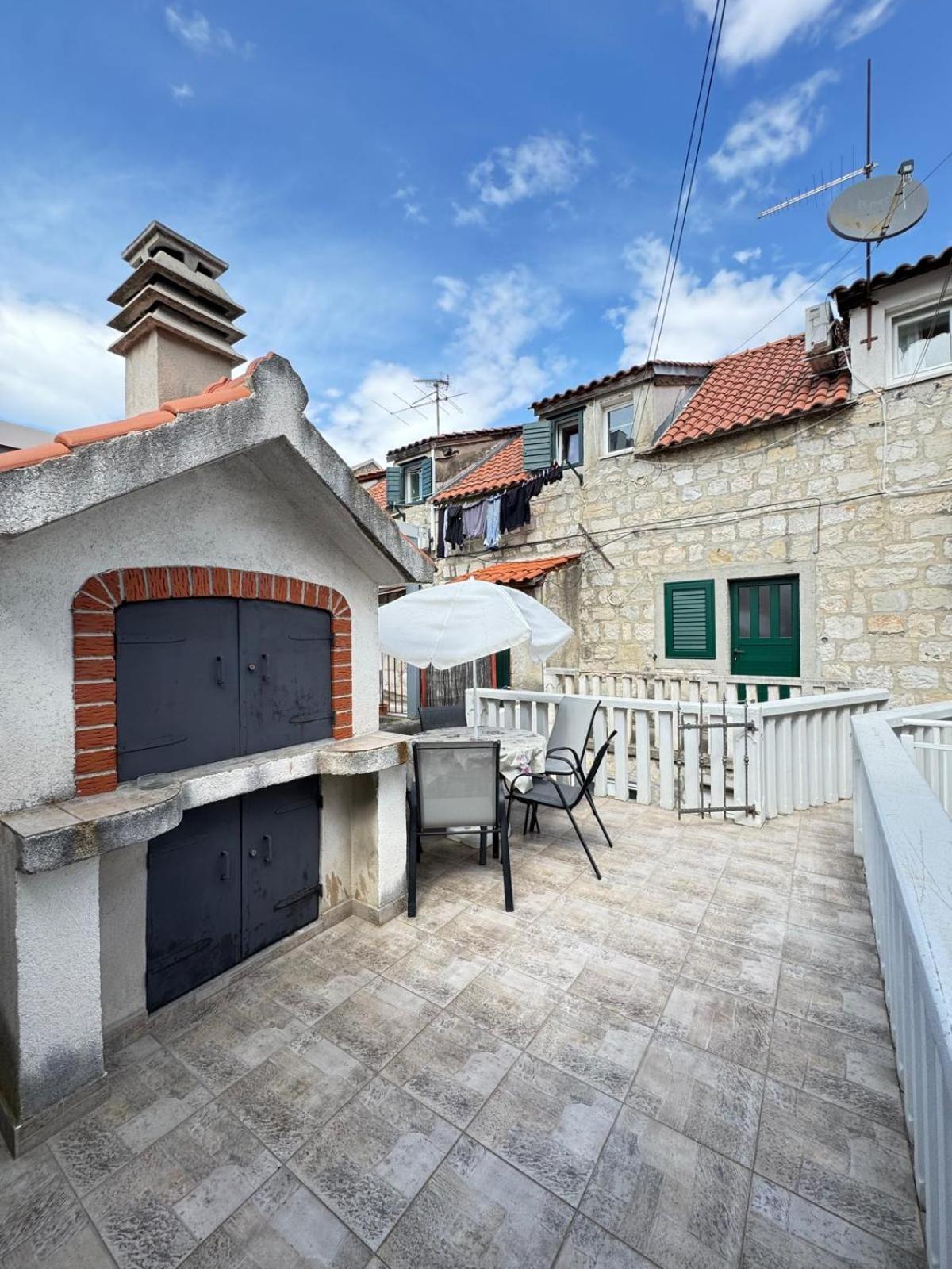 Apartments Bepina- 5 Mins From The Center Сплит Екстериор снимка
